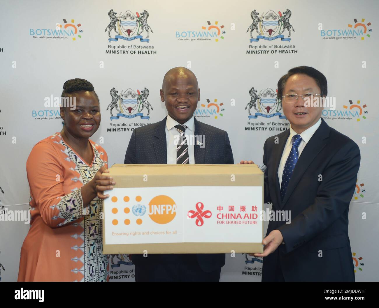 (230128) -- GABORONE, 28 janvier 2023 (Xinhua) -- Le ministre de la ...