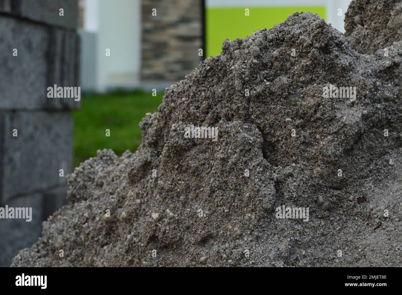 portrait des dunes de sable gris comme matière première pour la construction (murs, murs, maisons, etc.). Banque D'Images