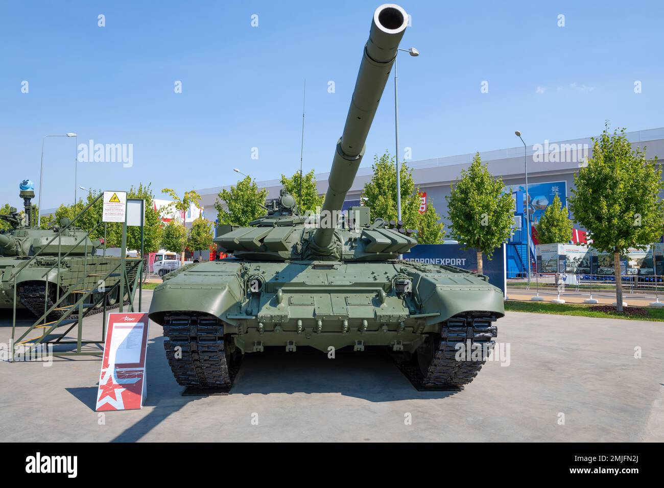 RÉGION DE MOSCOU, RUSSIE - le 18 AOÛT 2022 : le principal char russe T-72B3M au forum militaire-technique international Army-2022. Vue avant Banque D'Images