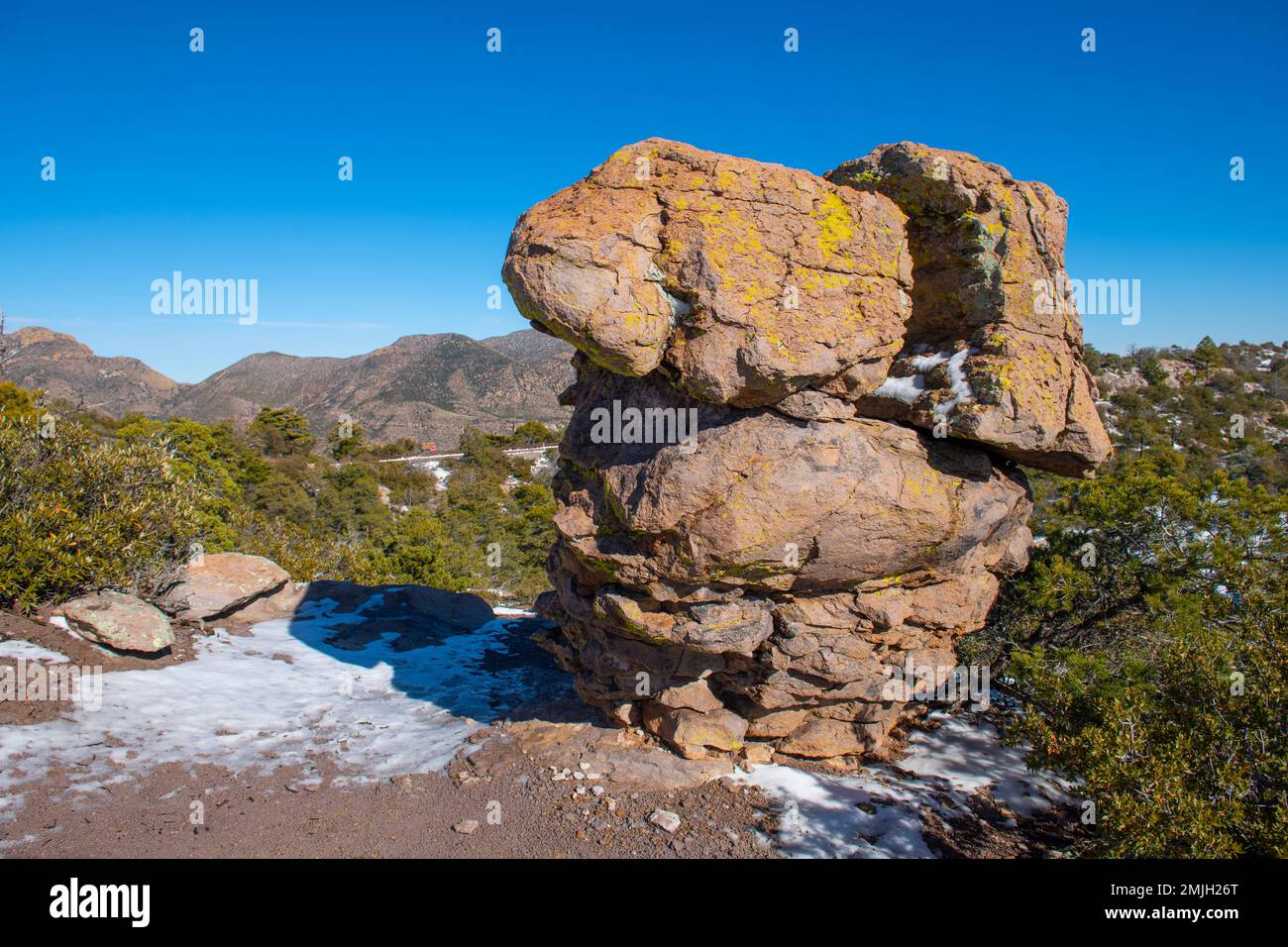 Colonnes de pierre alias Hoodoos à Massai point dans Chiricahua National Monument dans le comté de Cochise dans Arizona AZ, Etats-Unis. Banque D'Images