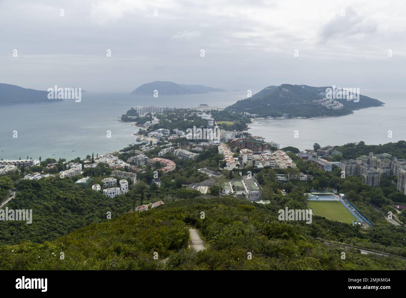 Vue aérienne de Stanley, une ville côtière et une attraction touristique populaire, depuis Ma Kong Shan ou The Twins Banque D'Images