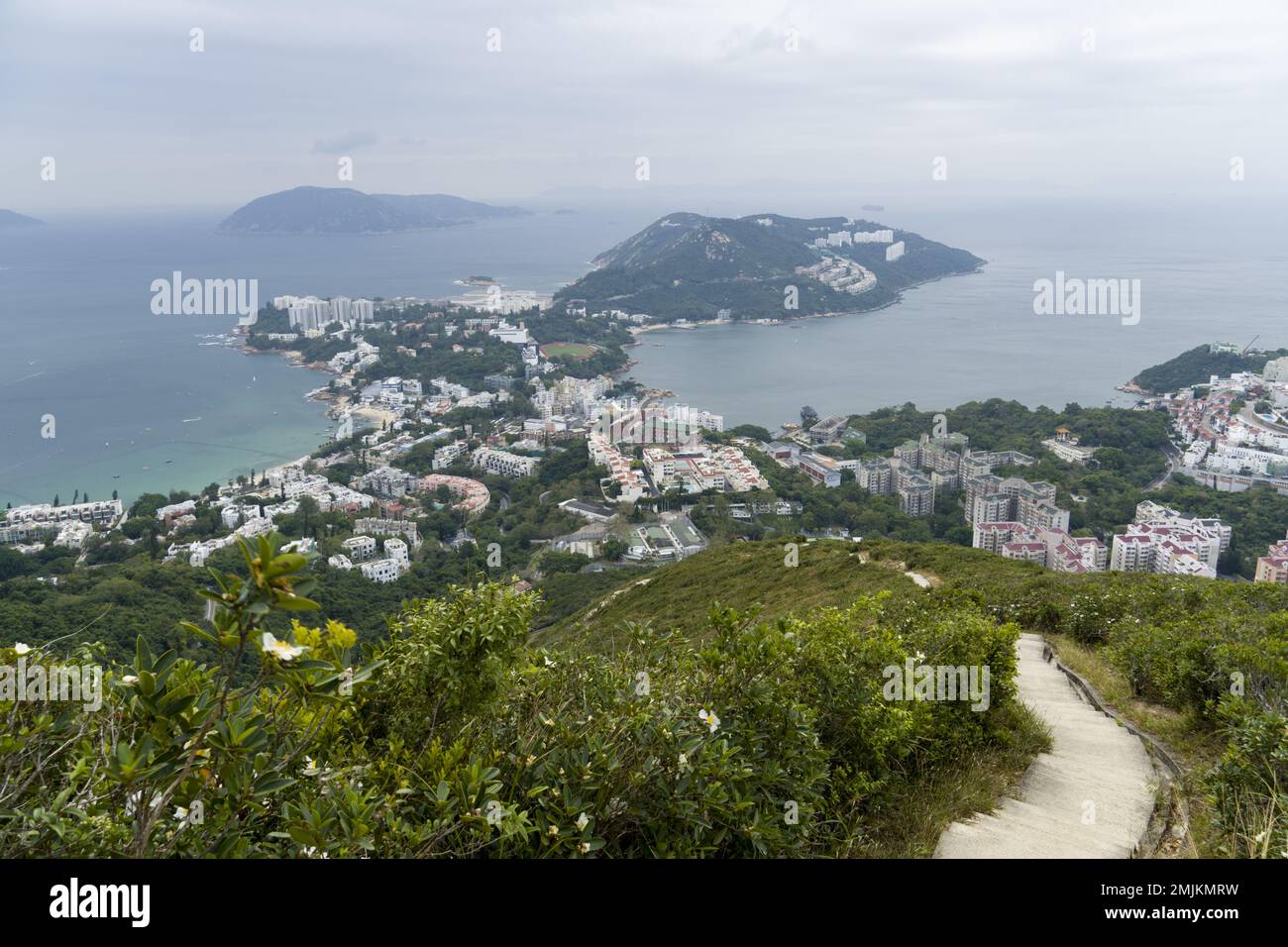 Vue aérienne de Stanley, une ville côtière et une attraction touristique populaire, depuis Ma Kong Shan ou The Twins Banque D'Images