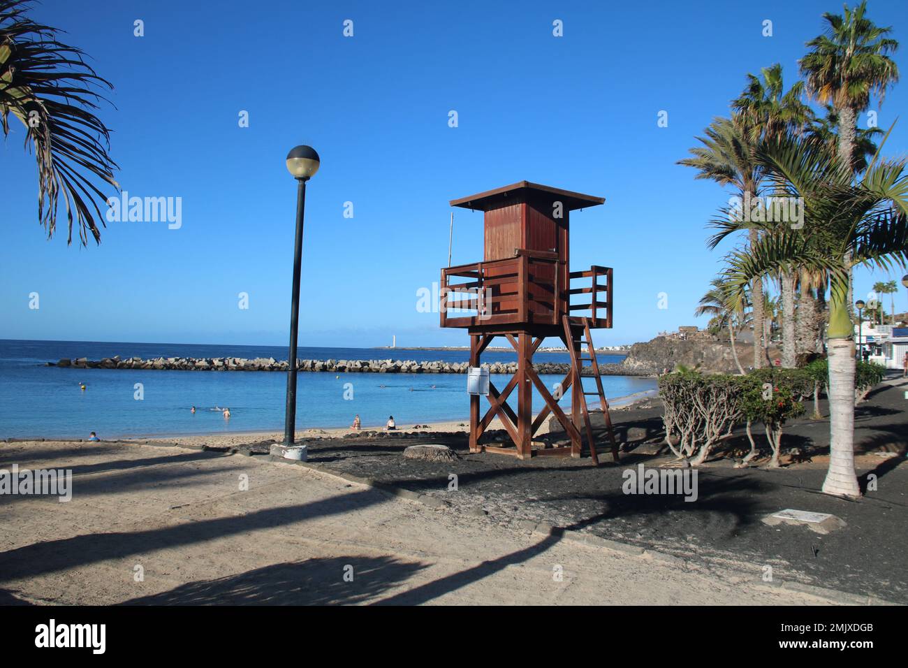 refuge de sauveteurs sur la plage tropicale Banque D'Images