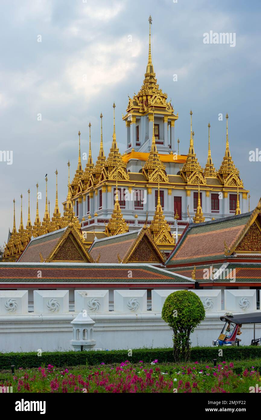 Wat Ratchanatdaram Worawihan (Loha Prasat), Bangkok, Thaïlande Banque D'Images