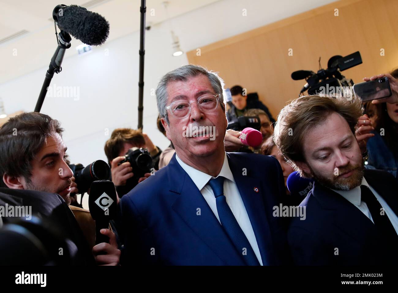 French politician Patrick Balkany arrives at the court, in Paris, Monday, May 13, 2019. A French power couple is on trial accused of tax-related offenses, after decades of backroom politicking from their suburban Paris base to the presidential palace. Patrick and Isabelle Balkany are accused of hiding millions of euros in assets around the world from tax authorities and face up to 10 years in prison. (AP Photo/Francois Mori) Banque D'Images