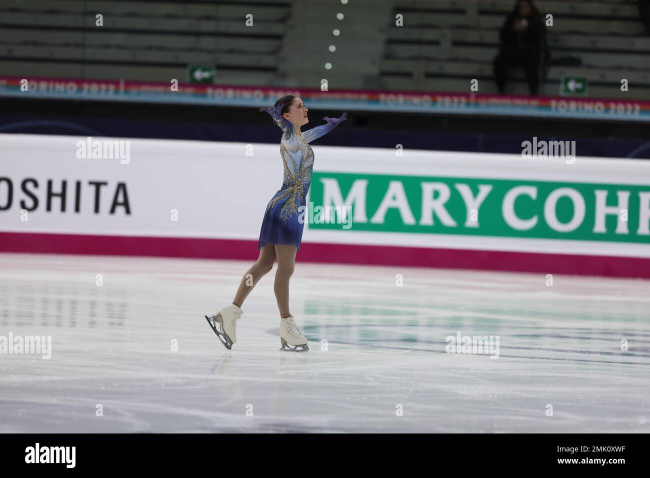 Isabeau Levito des États-Unis d'Amérique est en compétition lors de la finale du Grand Prix de patinage artistique de l'UIP à Turin 2022 à Palavela. Banque D'Images