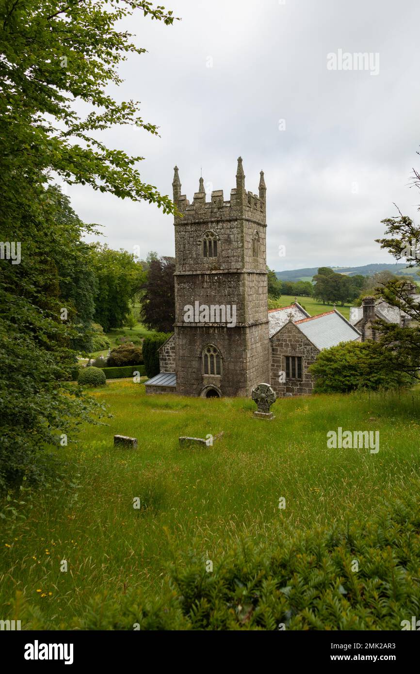 Une église pittoresque située dans la campagne Banque D'Images