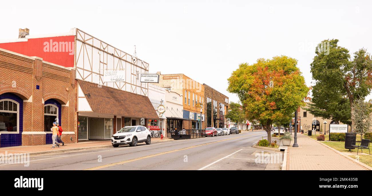 Tahlequah, Oklahoma, Etats-Unis - 16 octobre 2022 : l'ancien quartier des affaires sur l'avenue Muskogee Banque D'Images