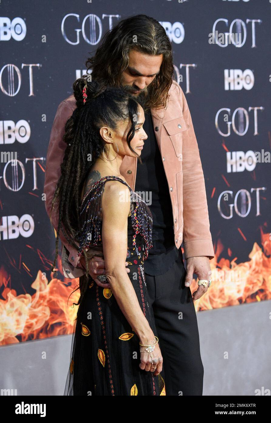 Actress Lisa Bonet, left, and husband actor Jason Momoa attend HBO's "Game of Thrones" final season premiere at Radio City Music Hall on Wednesday, April 3, 2019, in New York. (Photo by Evan Agostini/Invision/AP) Banque D'Images