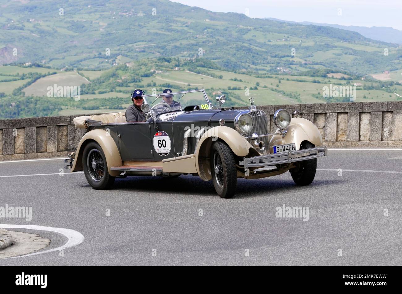 Mille Miglia 2014, Mercedes-Benz 710 SS construite en 1930 course de voitures Vintage. Saint-Marin, Italie Banque D'Images