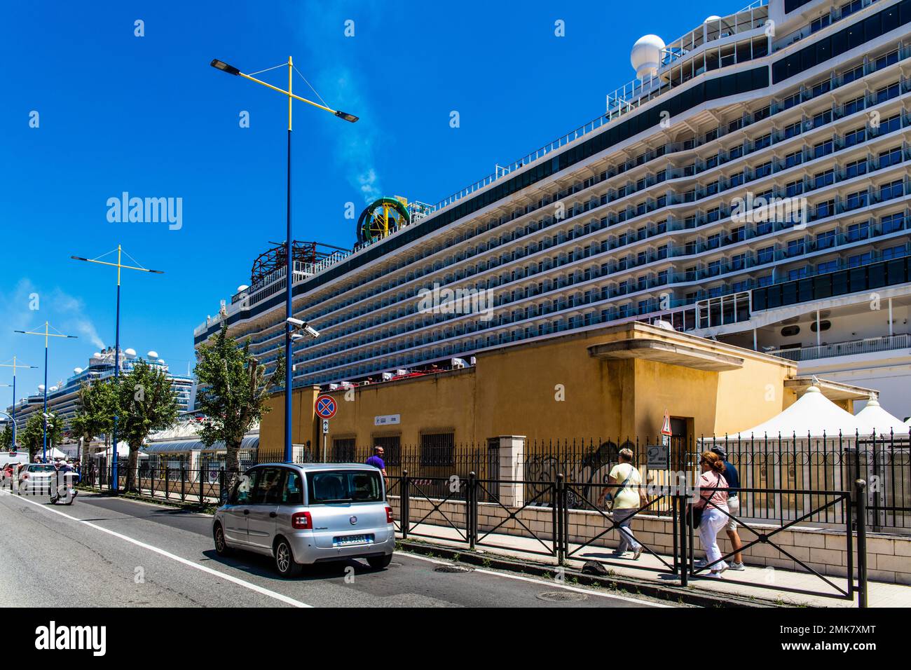 Port important pour les bateaux de croisière en Méditerranée, Messine, Messine, Sicile, Italie Banque D'Images