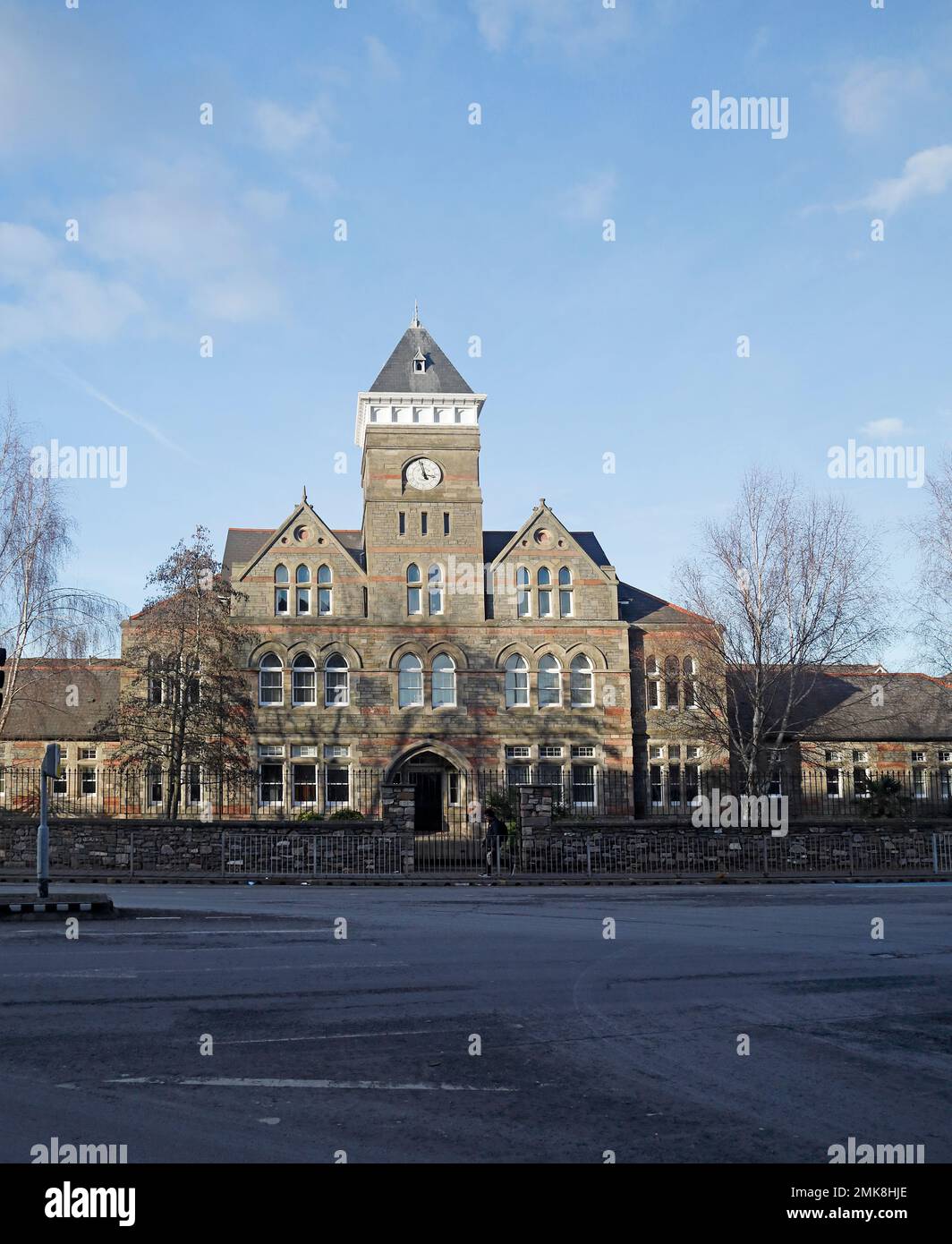 Façade de l'ancien hôpital St David, Cowbridge Road East. Appartements maintenant résidentiels. Cardiff, pays de Galles du Sud. Janvier 2023. Hiver. Banque D'Images
