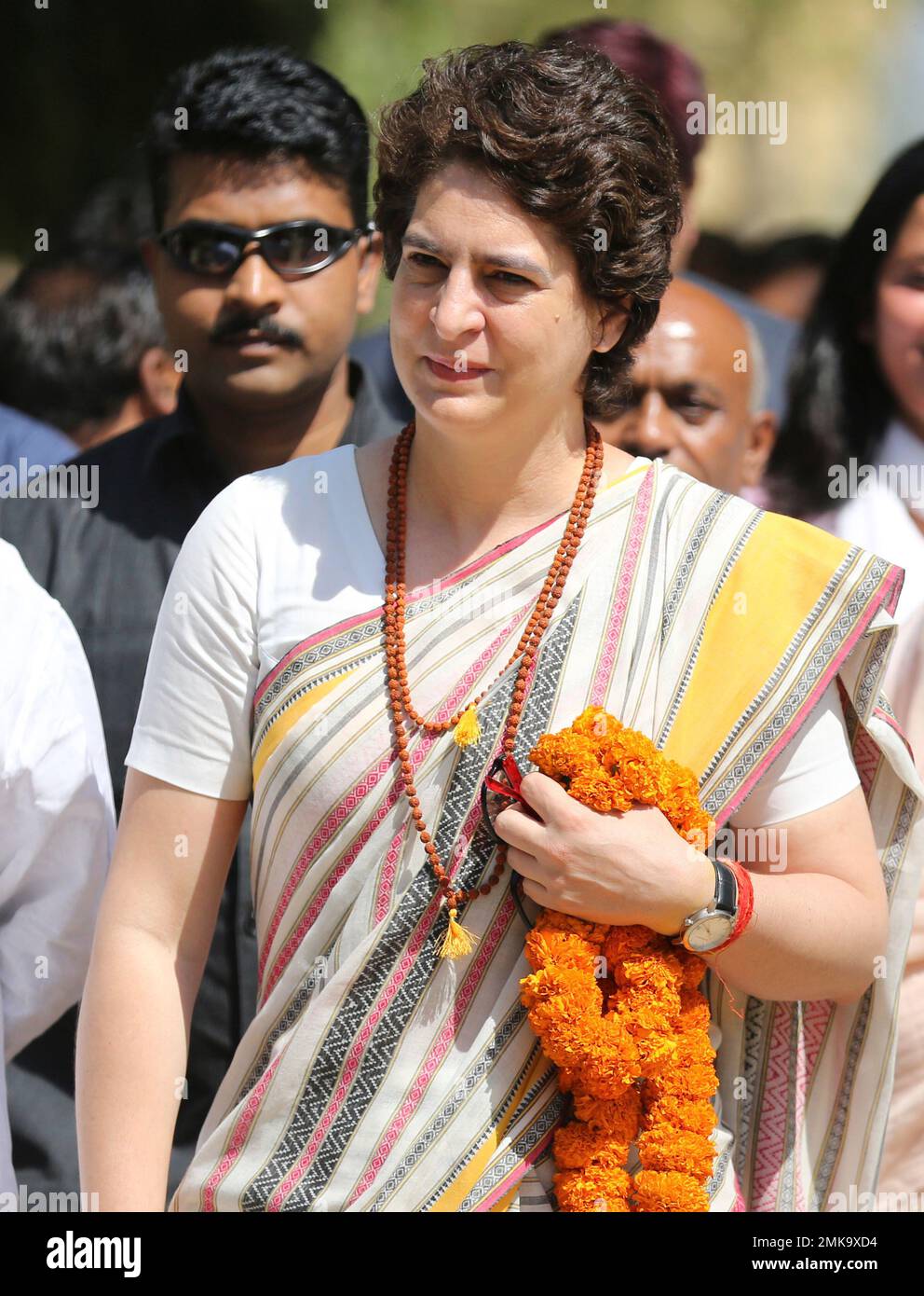 Congress party General Secretary Priyanka Gandhi Vadra leaves her guest house in Chunar near Varanasi, India, Wednesday, March 20, 2019. Gandhi is on a three-day boat journey meeting people living along the River Ganges as part of her election campaign for the upcoming general elections. (AP Photo/Altaf Qadri) Banque D'Images