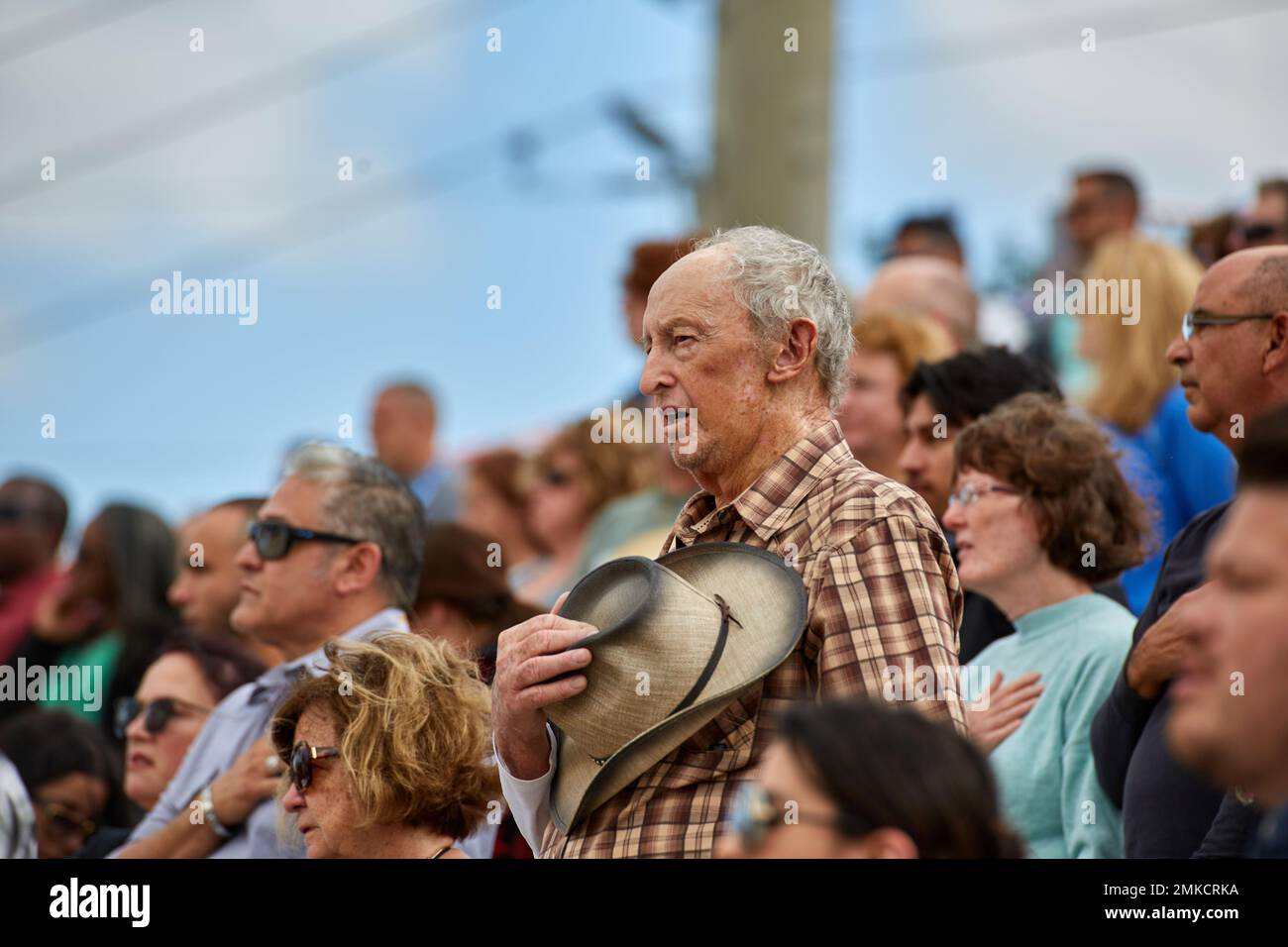 Homestead, Floride, États-Unis. 28th janvier 2023. 74th Rodeo de championnat annuel Homestead, présenté par Downrite Engineering et Spitzer Chrysler Dodge Jeep RAM de Homestead. Barrel Racing, Bull Riding, Tie Down Roping, Team Roping, Saddle Bronc Riding, Bareback Bronc Riding, Steer Wrestling, John Harrison Specialty Act, Homestead Everglades Posse Specialty Act. PRCA. Credit: Yaroslav Sabitov/YES Market Media/Alay Live News Banque D'Images