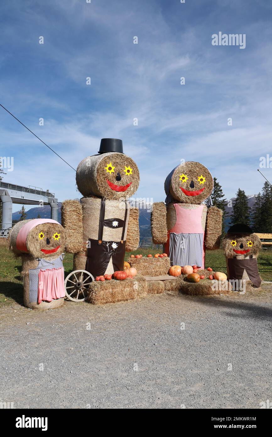 une famille de balles de paille dans les alpes, autriche Banque D'Images