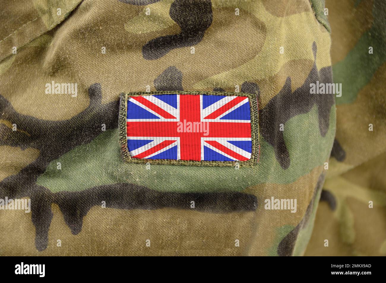 Gros plan court d'un drapeau britannique sur l'uniforme d'un soldat Banque D'Images