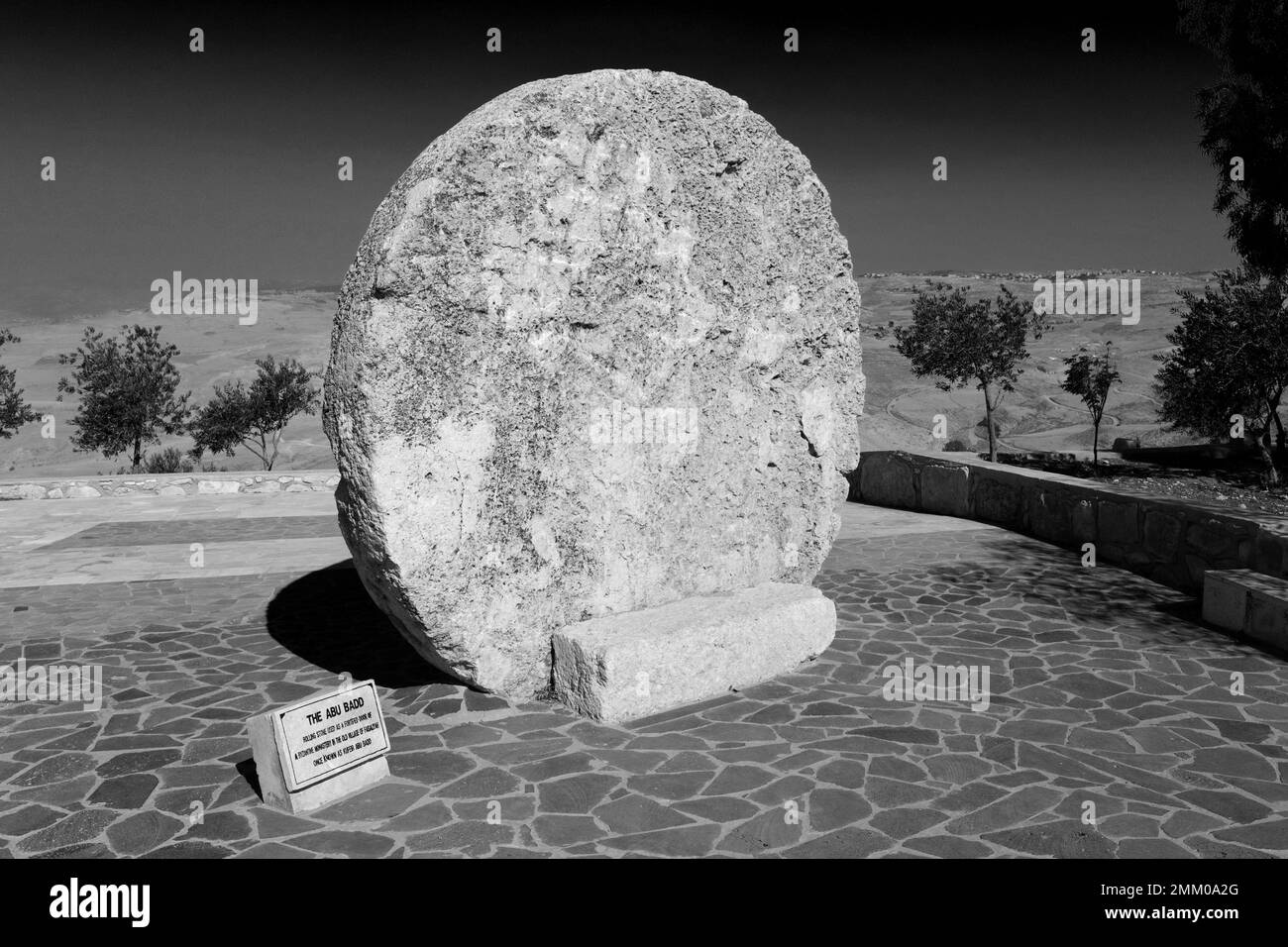 La pierre d'Abou Badd, porte fortifiée d'un monastère byzantin dans le vieux village de Faysaliyah, Mont Nebo, Jordanie, Moyen-Orient Banque D'Images