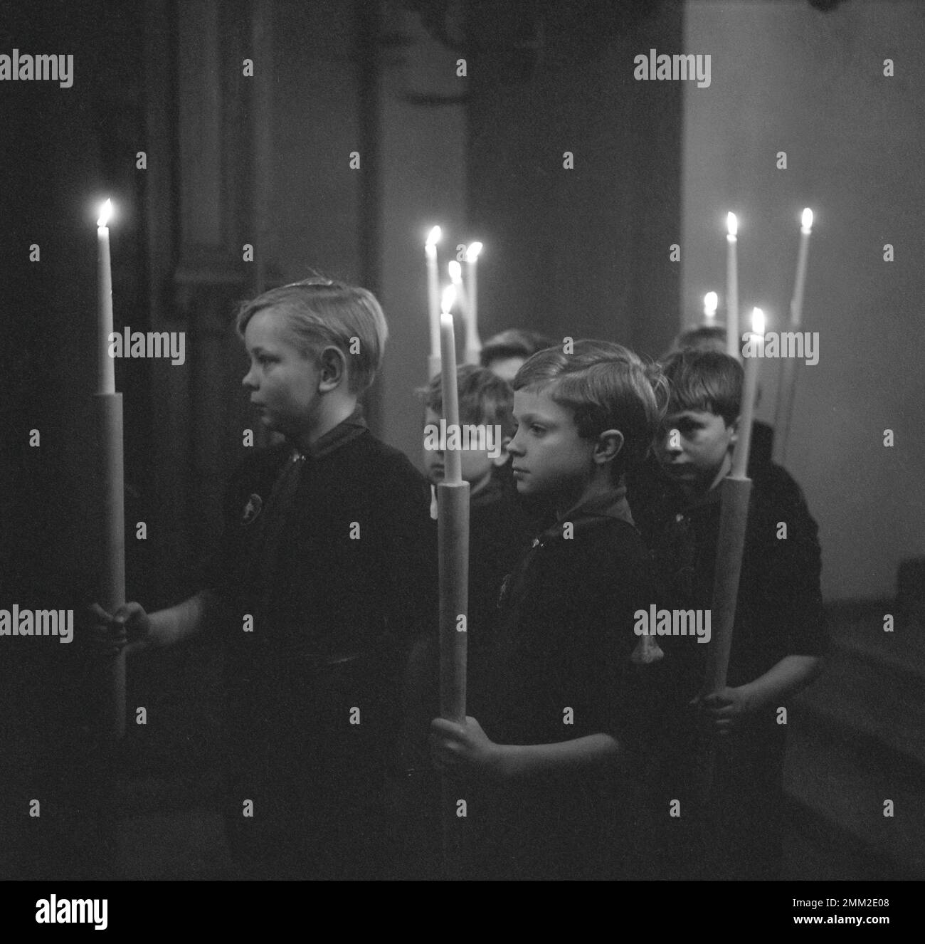 Carl XVI Gustaf, roi de Suède. Né le 30 avril 1946. Photo portant son uniforme de scout à l'église Sankta Klara de Stockholm en 1956. Banque D'Images