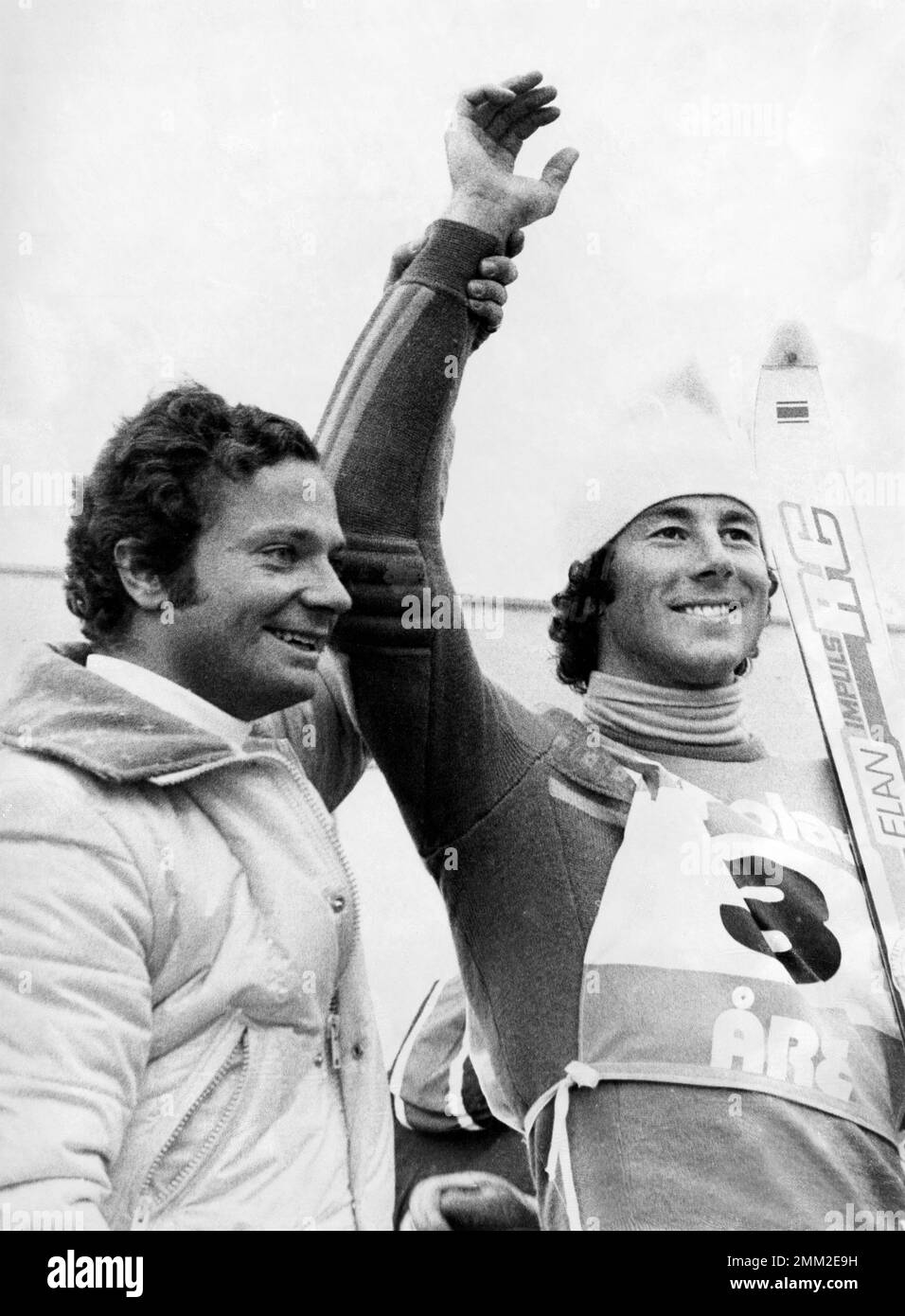Carl XVI Gustaf, roi de Suède. Né le 30 avril 1946. Photo de la coupe du monde alpin d'Åre 1977 avec le légendaire skieur de slalom Ingemar Stenmark. 1977 Banque D'Images