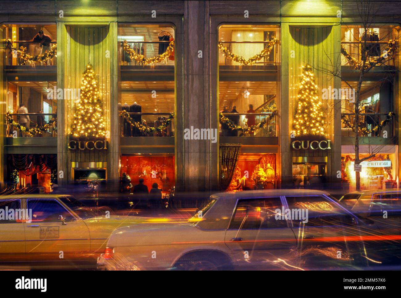 1987 NOËL HISTORIQUE BOUTIQUE GUCCI, Cinquième avenue MANHATTAN NEW YORK USA Banque D'Images