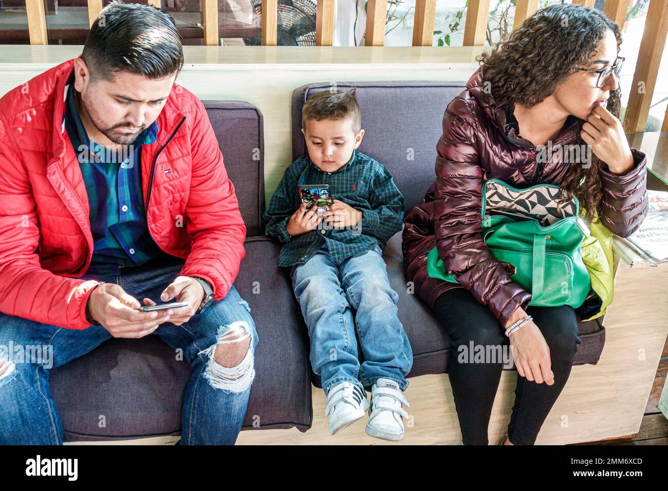 Mexico, centre historique Historico Centro, El Mayor terrasse restaurant, en attente de l'homme hommes, femme femme femme femme femme, adultes, r Banque D'Images