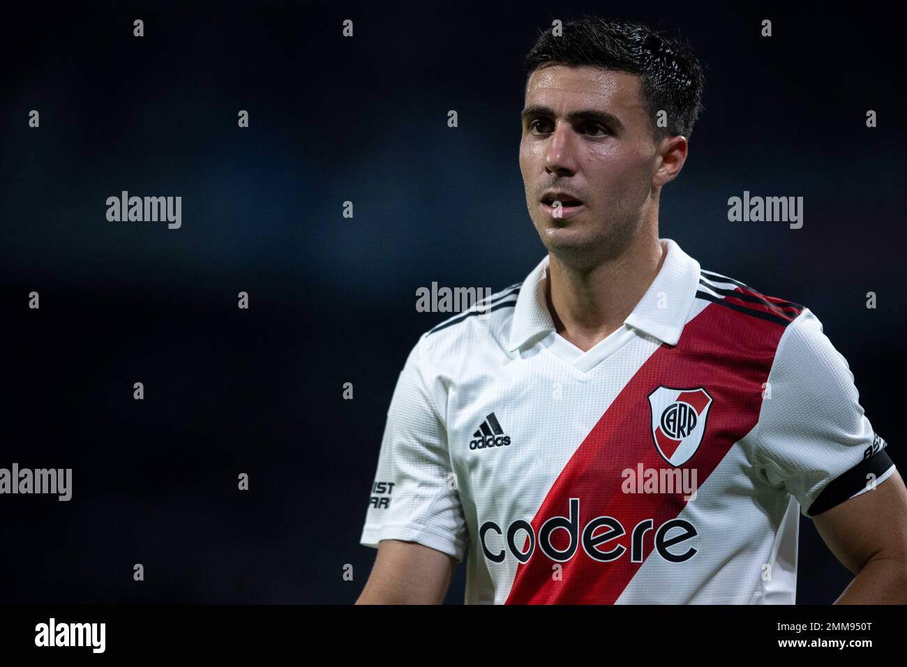 SANTIAGO DEL ESTERO, ARGENTINE, 28 janvier 2023: José Paradela de River plate regarde pendant le Torneo Binance 2023 de l'Argentine Lila Profesional match entre Central Cordoba et River plate au Stade Único Madre de Ciudades à Santiago del Estero, Argentine, le 28 janvier 2023. Photo de SSSI Banque D'Images