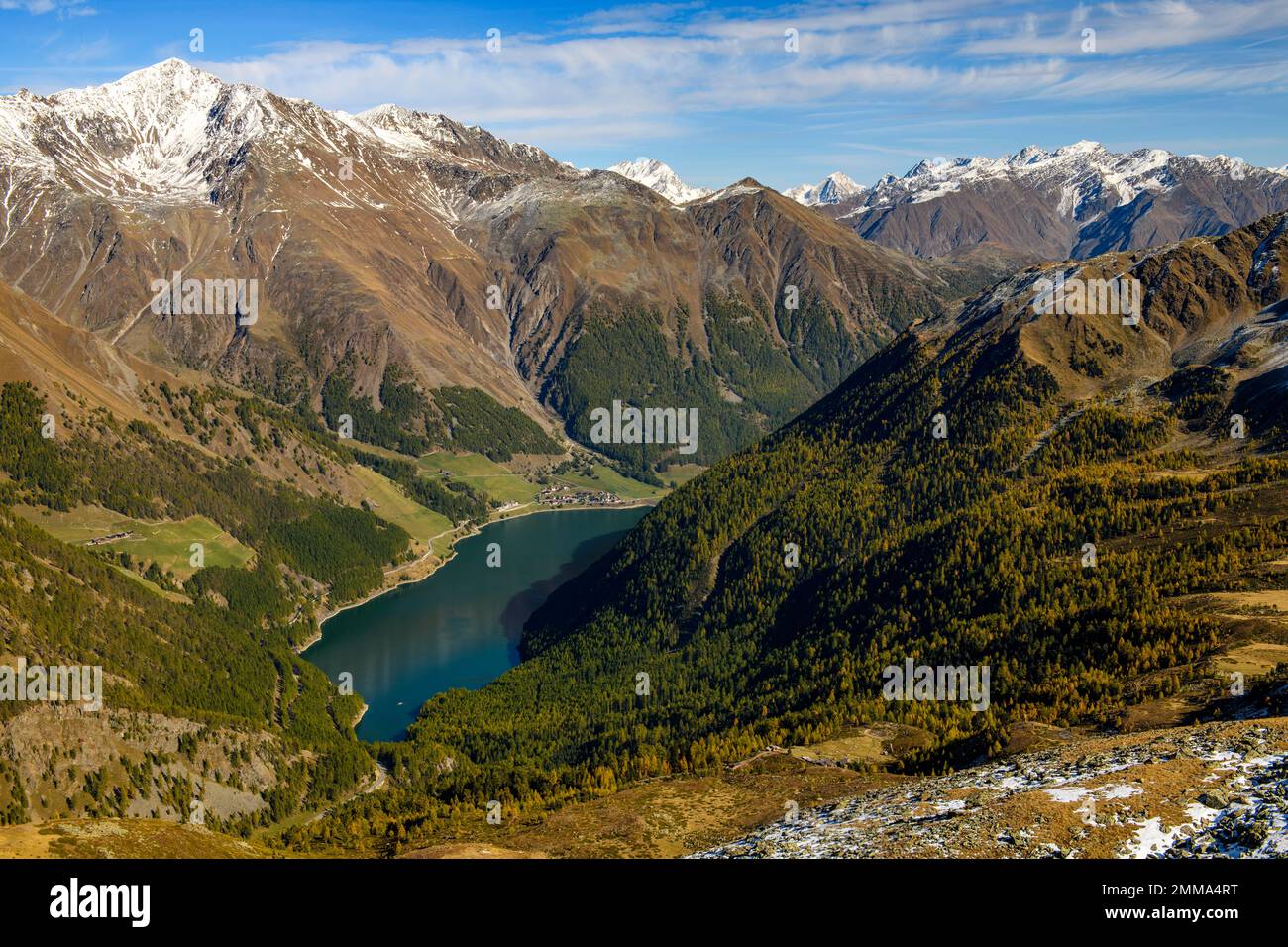 Réservoir de Vernagt en paysage de montagne, vallée de Schnals, Natruns, Tyrol du Sud, Italie Banque D'Images