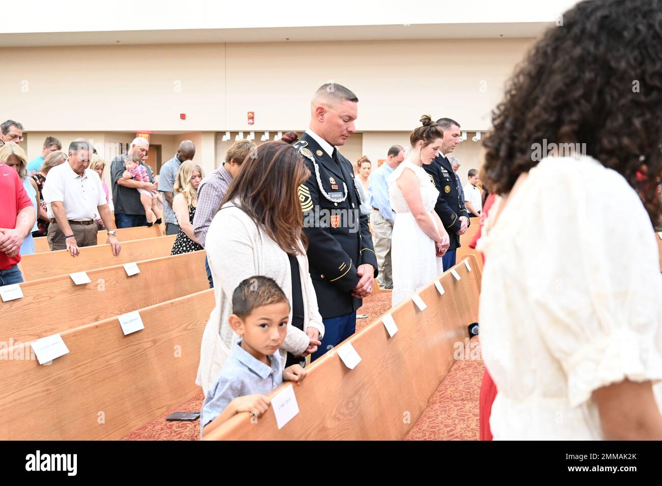 1st Sgt. Cérémonie de retraite Charles L. Johnson, 30th Brigade d'artillerie de défense aérienne, Bureau du Commandant de l'artillerie de défense aérienne, fort Sill, Oklahoma. 1st Sgt. Charles L. Johnson a pris sa retraite aujourd'hui après 20 années de service dans l'armée américaine. Sa présence en tant que soldat enrôla dans la communauté de la Défense aérienne est une présence qui ne sera pas bientôt oubliée. Johnson a passé plus de 8 ans en poste à fort Sill, Oklahoma, et a énormément contribué à la mission de défense aérienne en servant comme Sgt. De 1st pour l'artillerie de défense aérienne de 30th et en dirigeant des troupes vers des carrières d'excellence tout en servant Banque D'Images