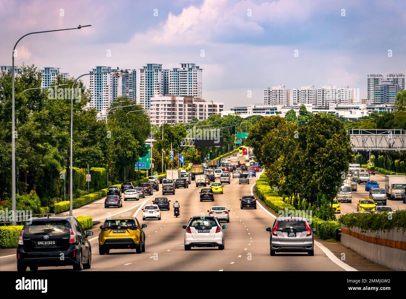 Suivre la Central Expressway (CTE) en direction d'Ang Mo Kio, Singapour. Banque D'Images