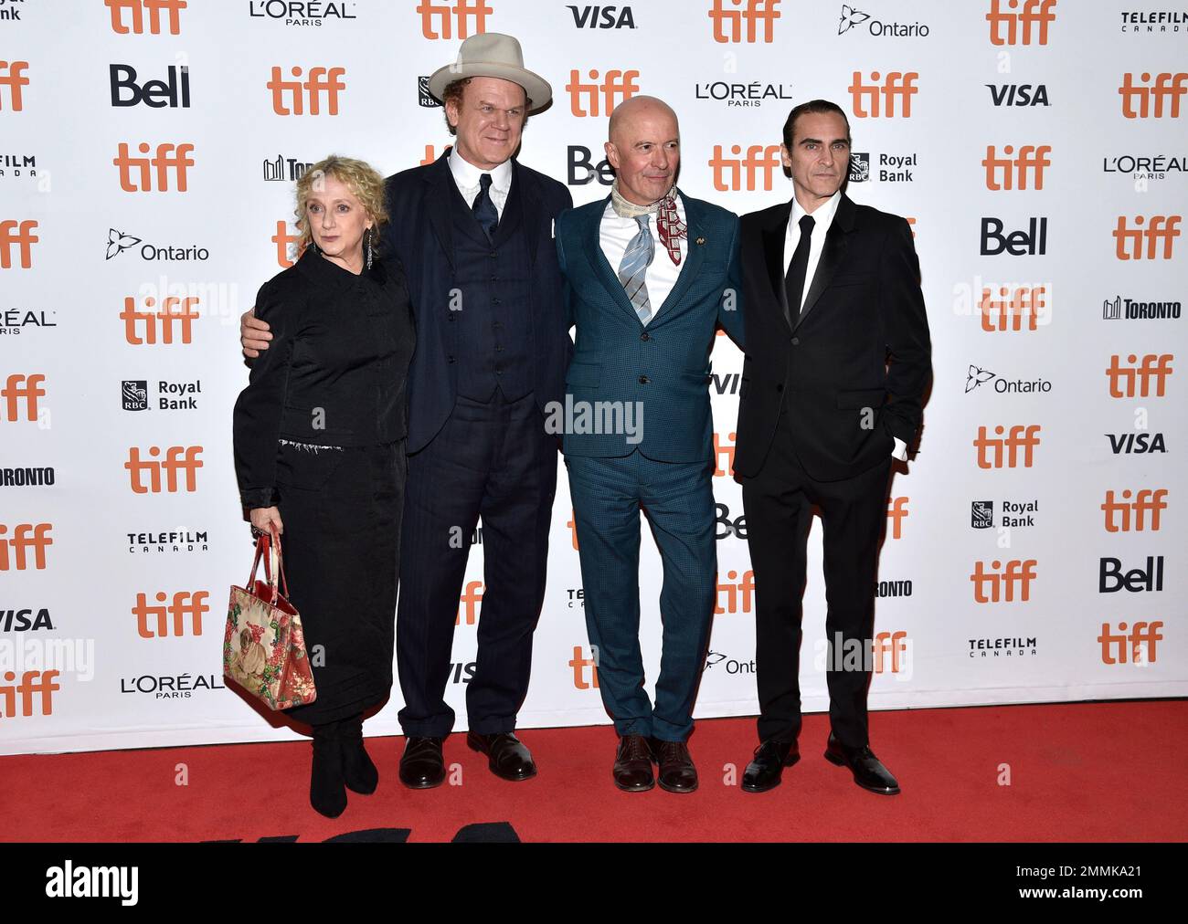 Carole Kane, from left, John C. Reilly, director Jacques Audiard and Joaquin Phoenix attend the premiere for "The Sisters Brothers" on day 3 of the Toronto International Film Festival at the Princess of Wales Theatre on Saturday, Sept. 8, 2018, in Toronto. (Photo by Chris Pizzello/Invision/AP) Banque D'Images