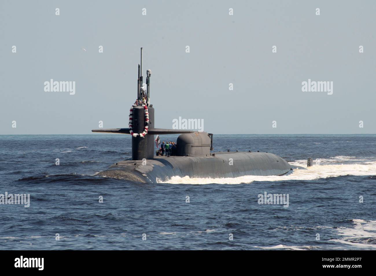 KINGS BAY, Géorgie (22 septembre 2022) le sous-marin de missiles guidés de classe Ohio USS Georgia (SSGN 729) retourne à son homeport à la base sous-marine navale de Kings Bay, en Géorgie, après un déploiement de 790 jours. Les sous-marins à missiles guidés de classe Ohio sont capables de transporter jusqu'à 154 missiles de croisière d'attaque de sol Tomahawk. La base abrite tous les sous-marins de la classe Ohio de la côte est. Banque D'Images