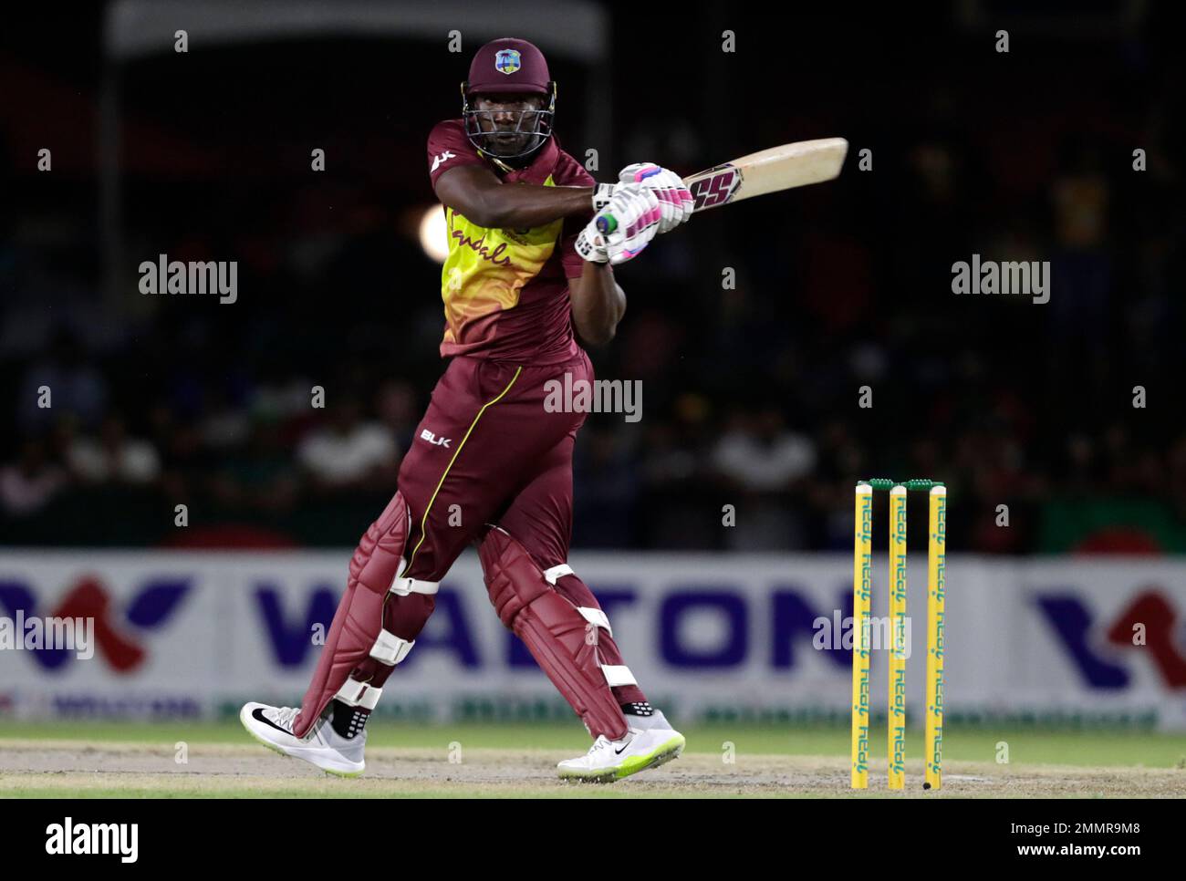 West Indies' Andre Russell looks behind as he is caught out during a Twenty20 international cricket match against Bangladesh, Saturday, Aug. 4, 2018, in Lauderhill, Fla. (AP Photo/Lynne Sladky) Banque D'Images
