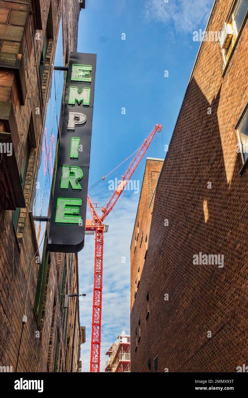 Une installation d'art avec le mot Empire 9reversed) en hommage au film Vertigo. Banque D'Images