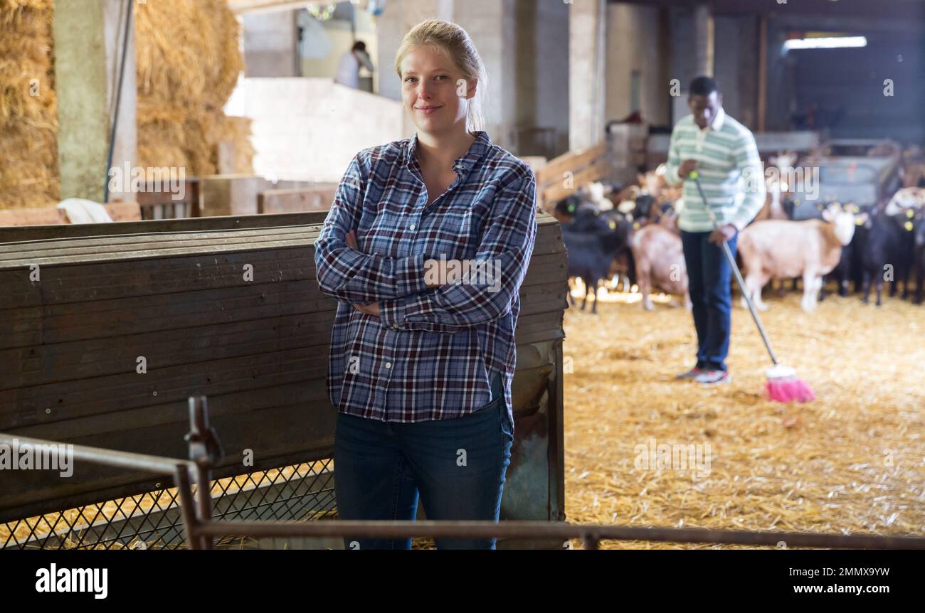 Portrait de femme éleveuse de chèvre Banque D'Images