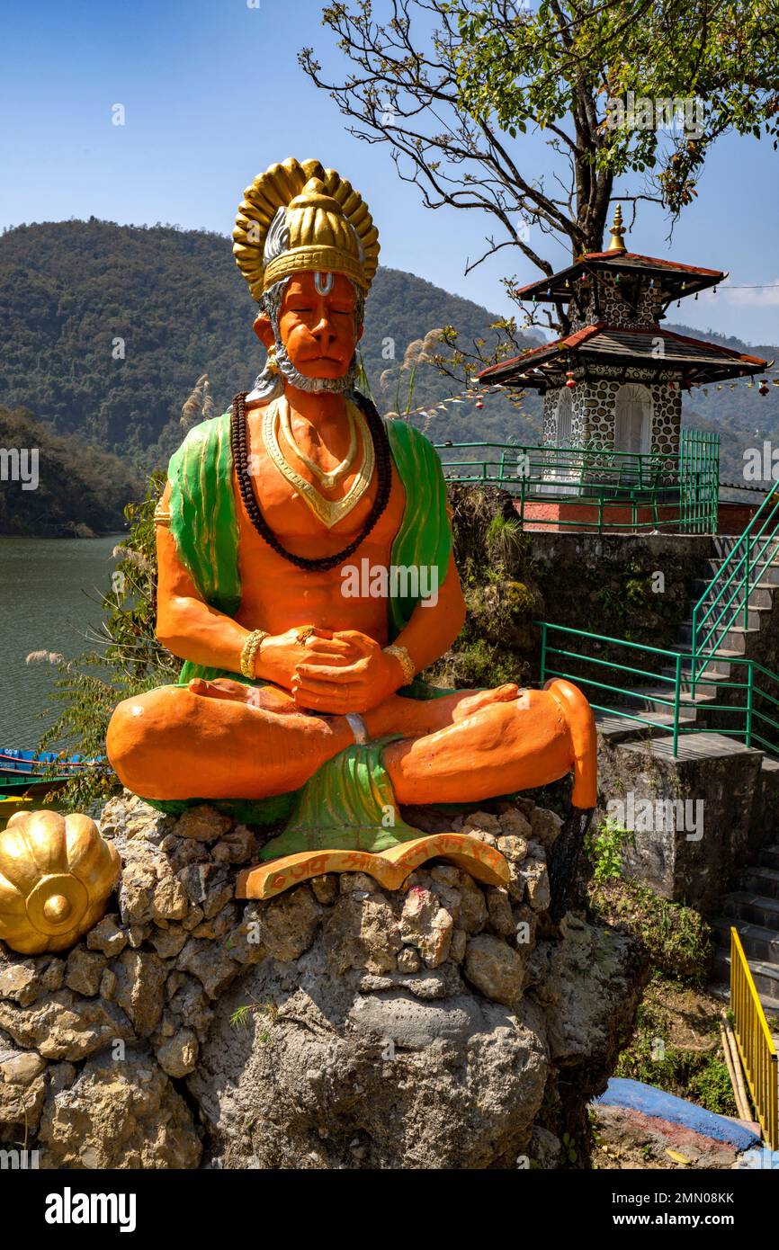 Népal, province de Gandaki, Pokhara, lac de Phewa, Shiva Mandir Gaurighat Banque D'Images