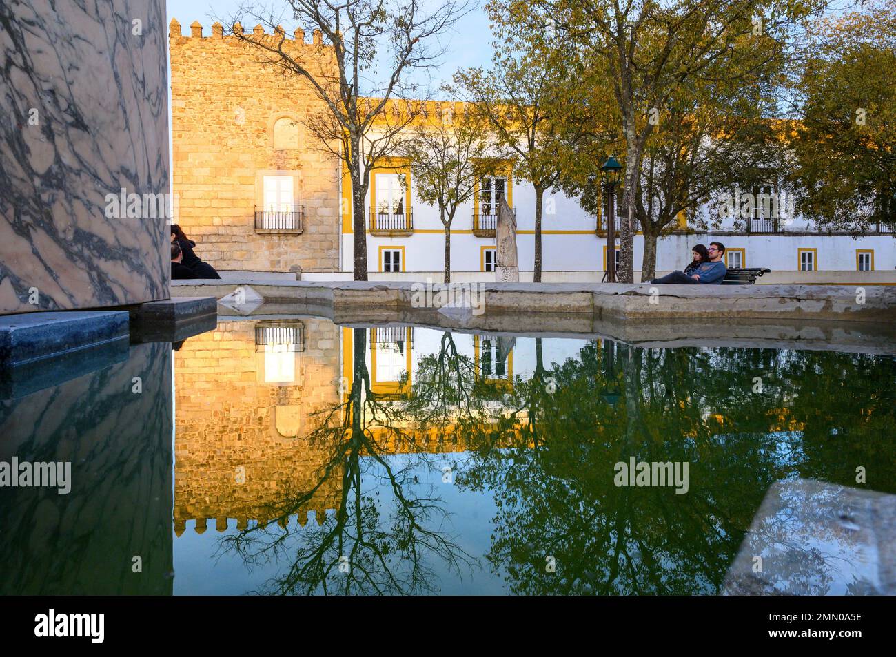 Portugal, région de l'Alentejo, Evora, fontaine du jardin Diana au centre historique de l'UNESCO Banque D'Images