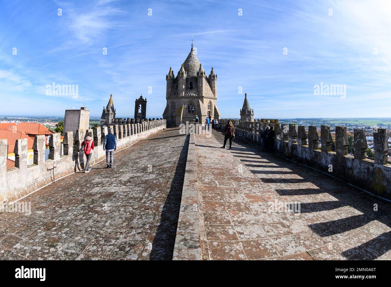 Portugal, Alentejo, Evora, vue de la terrasse de la cathédrale et de la basilique notre-Dame de l'Assomption d'Evora Banque D'Images