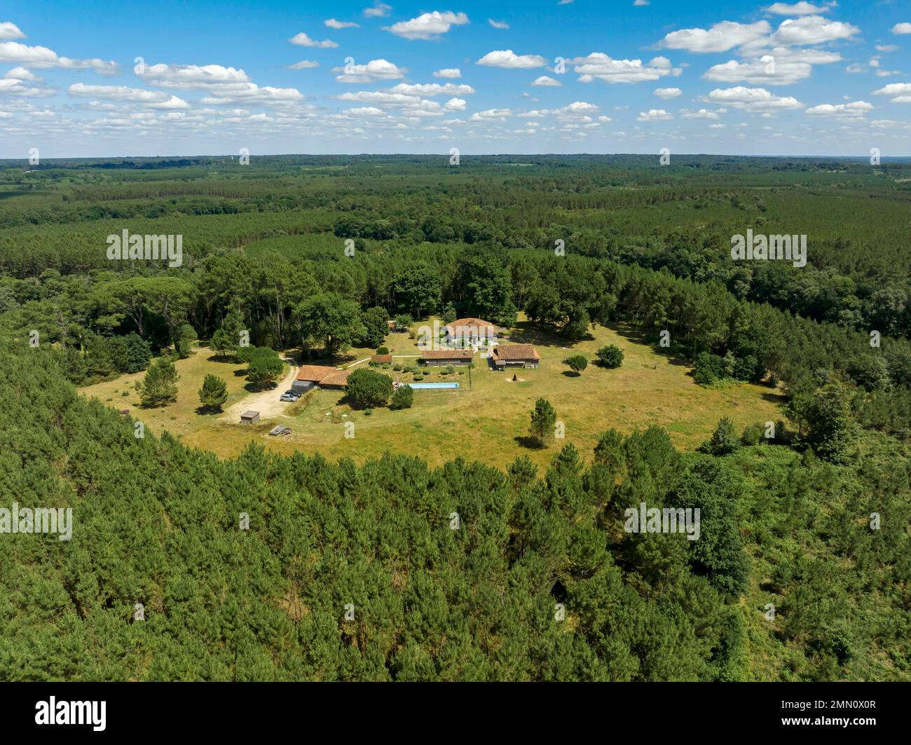 France, Landes, Morcenx, Parc naturel régional des Landes de Gascogne, la Canopé des Landes, gite haut de gamme (vue aérienne) Banque D'Images
