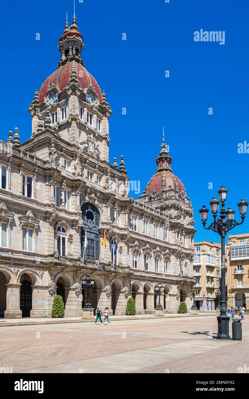 Espagne, Galice, La Corogne, place Maria Pita, hôtel de ville du début du 20th siècle Banque D'Images