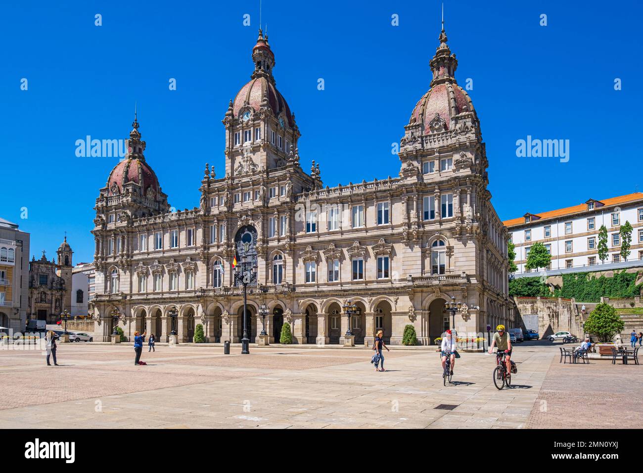 Espagne, Galice, La Corogne, place Maria Pita, hôtel de ville du début du 20th siècle Banque D'Images