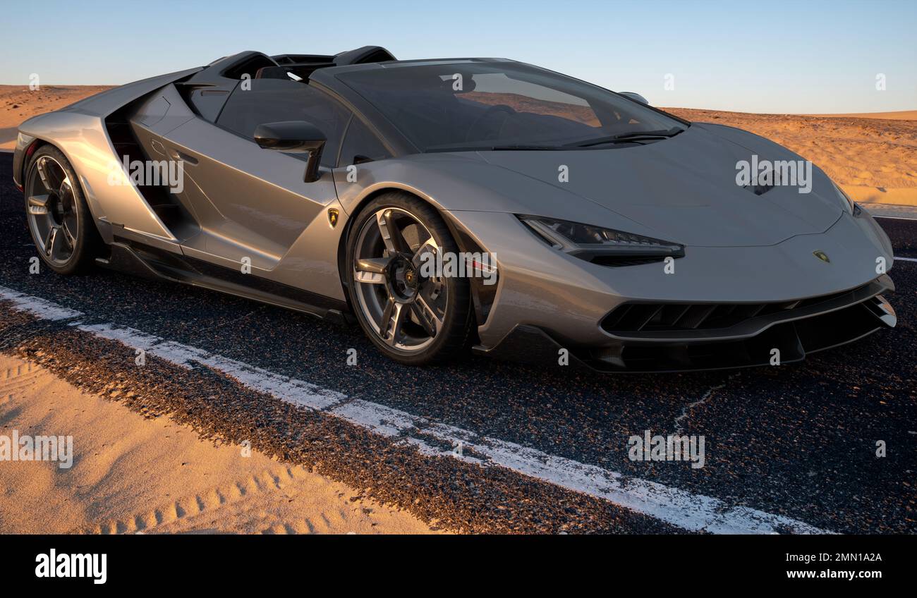 Lamborghini Centenario | Un chef-d'œuvre de l'art automobile en mouvement Banque D'Images