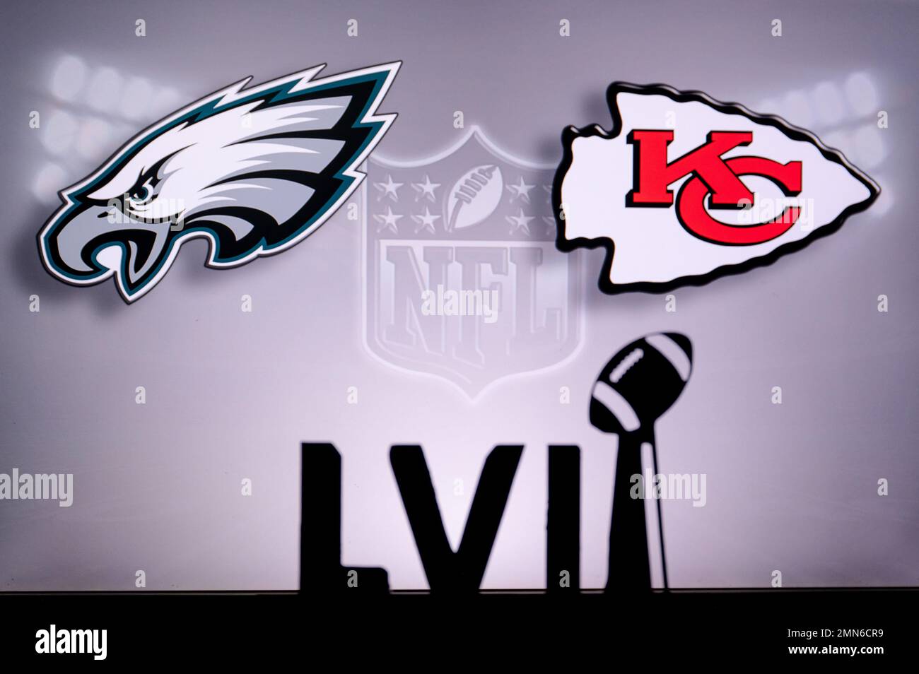 PHOENIX, USA, 30 JANVIER 3, 2023: Philadelphia Eagles vs Kansas City Chiefs. Bol Super 2023. Black Silhouette of Vince Lombardi Trophée pour la winne Banque D'Images