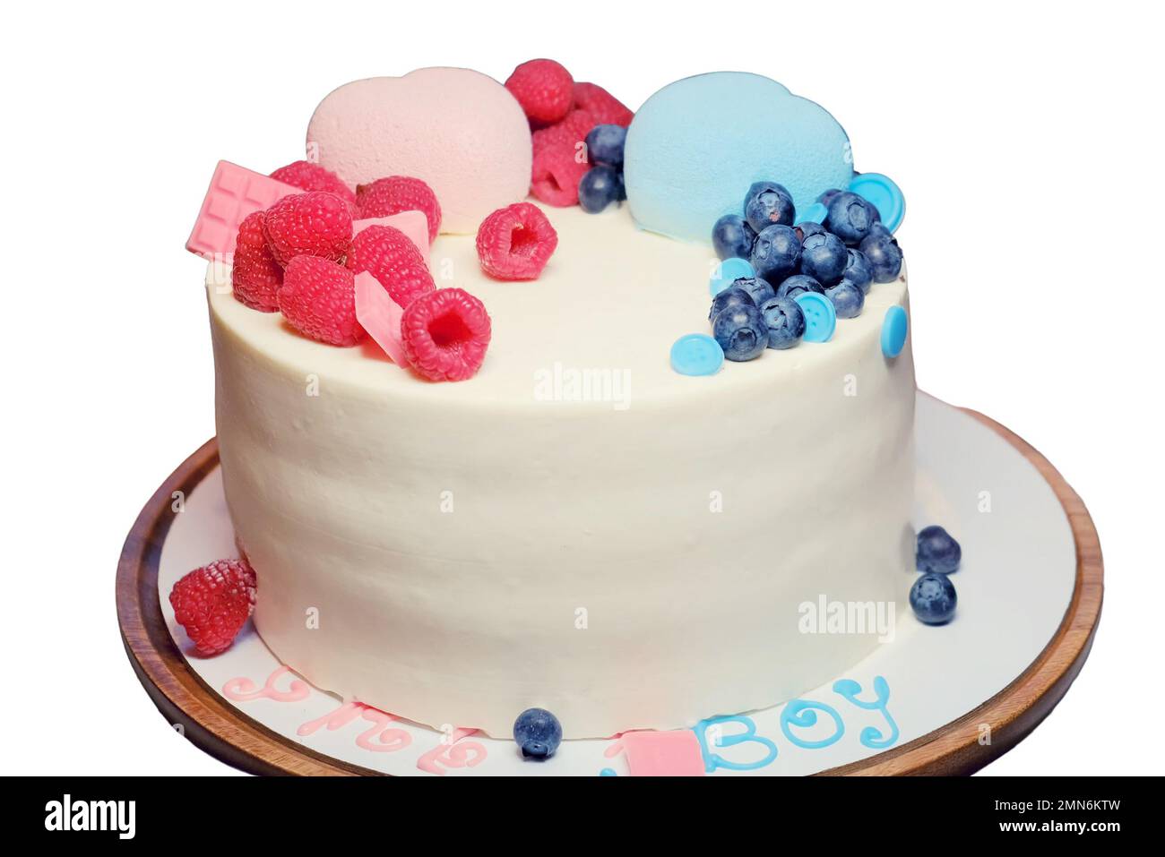 Gâteau sur la table pour déterminer le sexe de l'enfant, isolé sur un fond blanc. Accueil genre partie pour savoir qui sera né un garçon ou une fille Banque D'Images