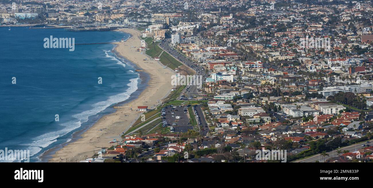 Redondo Beach et Torrance Beach dans le comté de Los Angeles, Californie du Sud, vue aérienne vers le nord. Banque D'Images