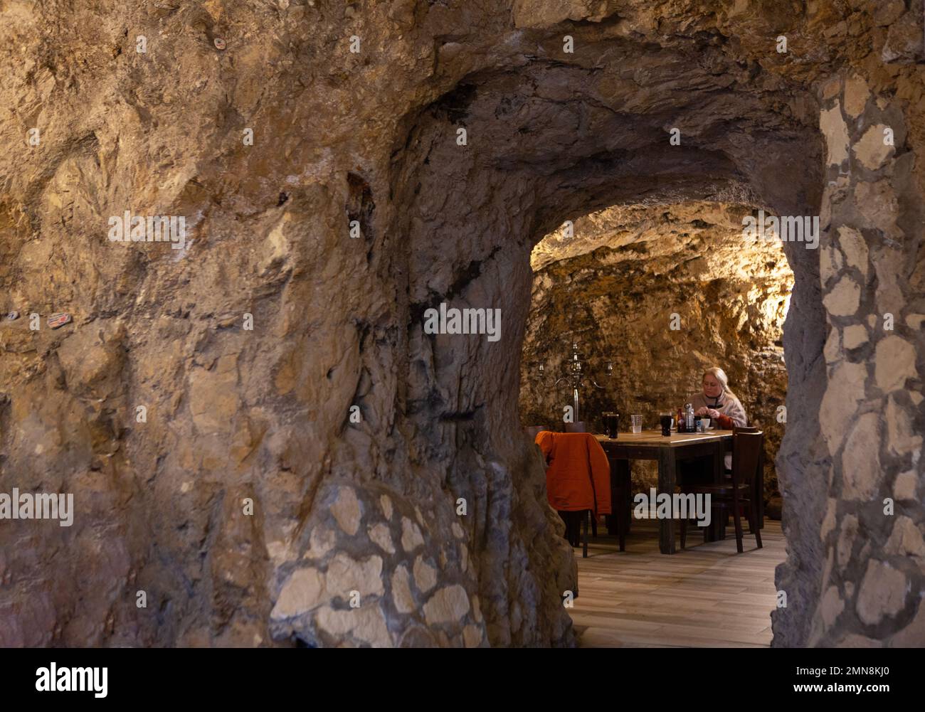 Dîner dans les grottes de Marsden Grotto. Le Pub Walk à South Shields, dans le comté de Durham - du parc de voitures Marine Walk à Roker à Trow point sur l'EA du Nord Banque D'Images