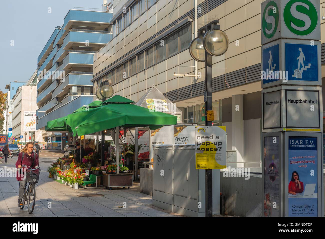 Rue commerçante principale Könistrasse dans le centre-ville, Stuttgart, Bade-Wurtemberg, sud de l'Allemagne, Europe Banque D'Images