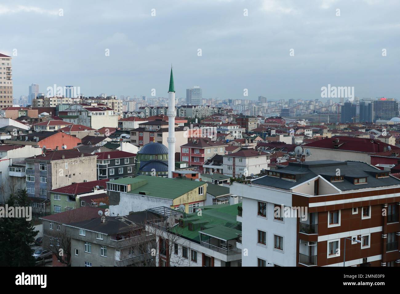 Vue imprenable sur la mosquée et les résidences de la ville d'Istanbul Banque D'Images
