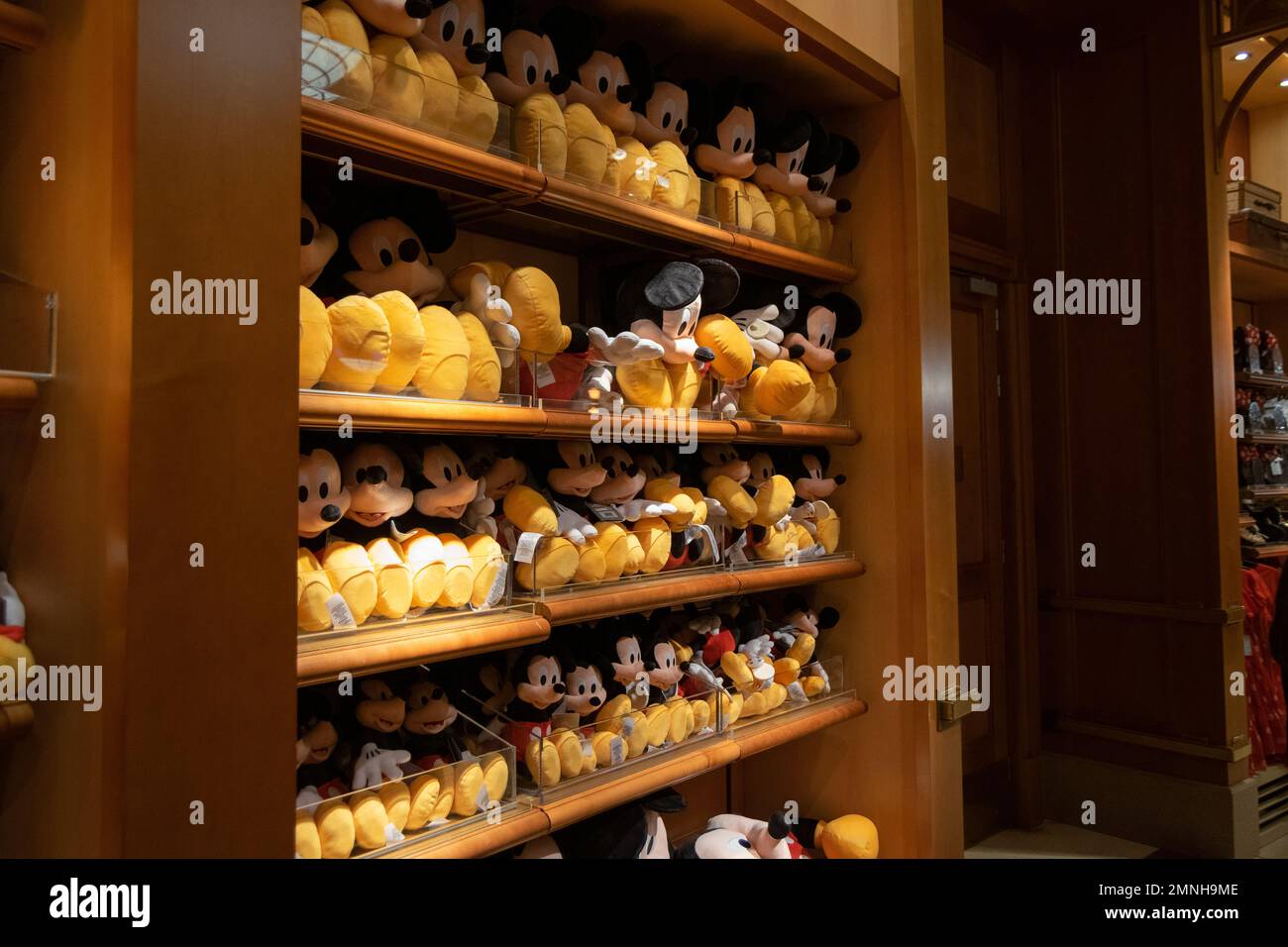 Boutique Disneyland Paris, jouets et accessoires Mickey Mouse Banque D'Images
