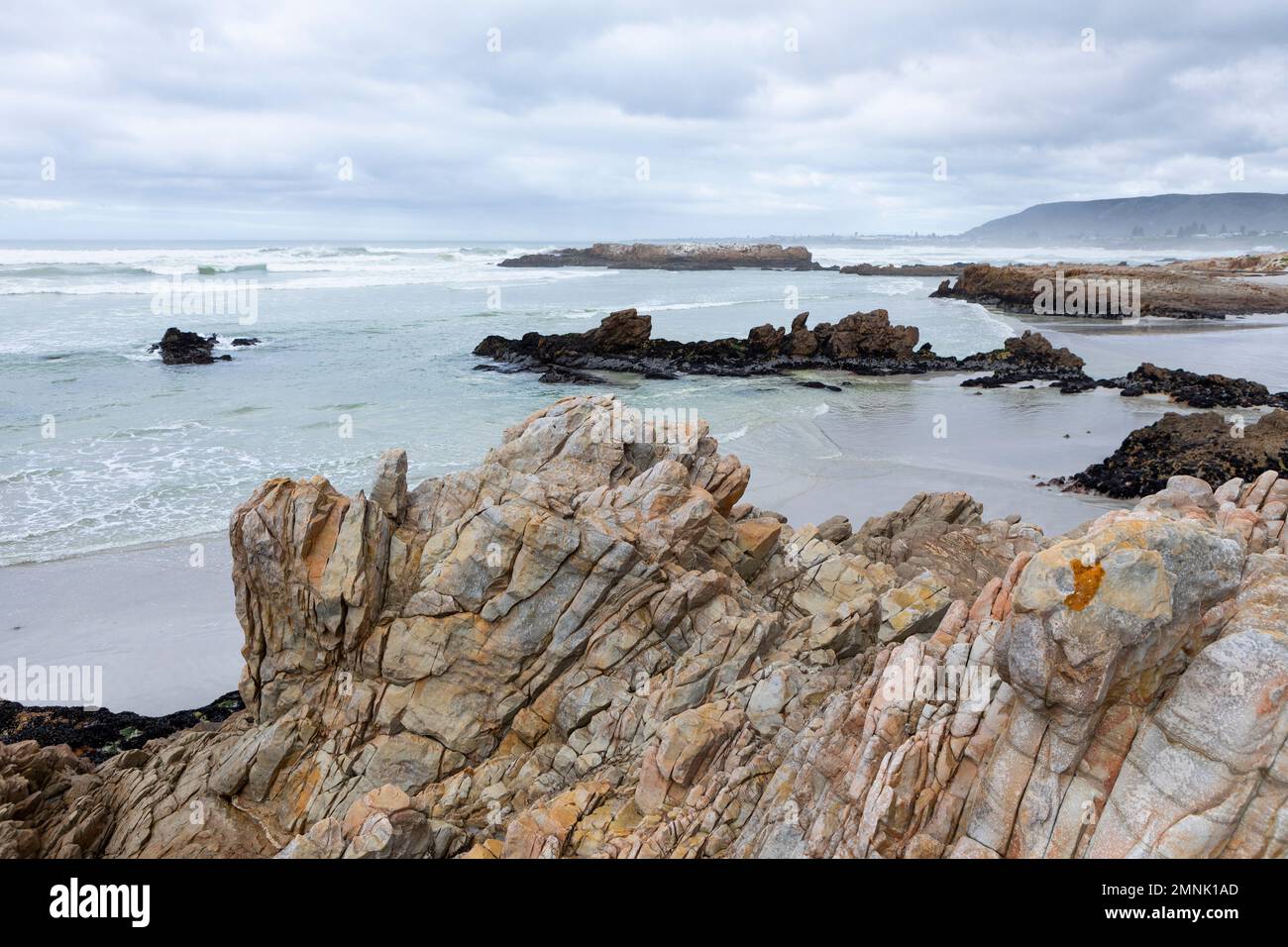 Afrique du Sud, Hermanus, formations rocheuses sur la plage de Voelklip Banque D'Images
