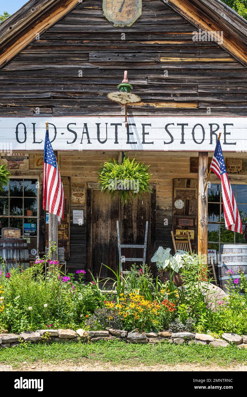 La boutique de souvenirs et le musée historique de l'Old Sautee Store se trouvent à Sautee Nacoochee, près de Helen, en Géorgie, dans un magasin général datant de 19th ans. (ÉTATS-UNIS) Banque D'Images